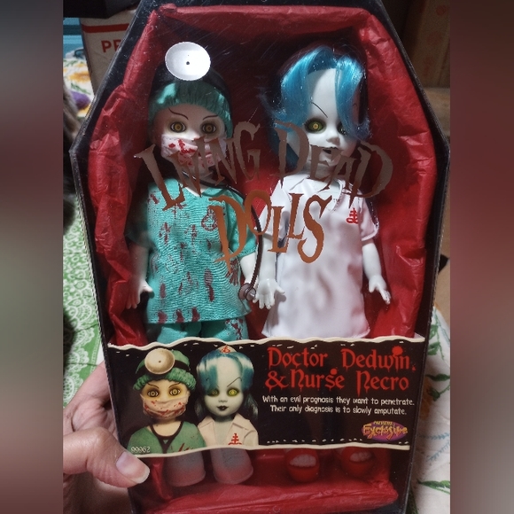 *VINTAGE* RARE Living dead doll double pack Nurse Necro and Dr Dedwin like new - Picture 7 of 11